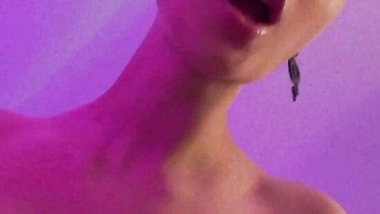 Kiss ...