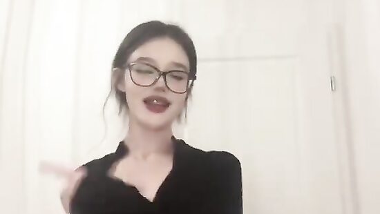 Anya 18