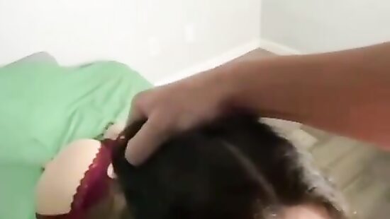вся кровать в слюнях