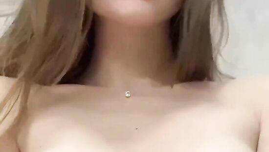 в каждую по поцелую