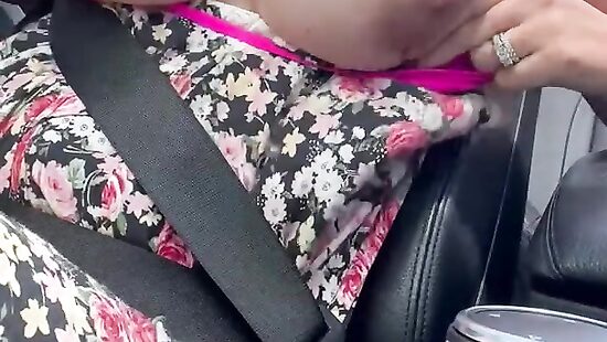 проветриваясь в кабриолете
