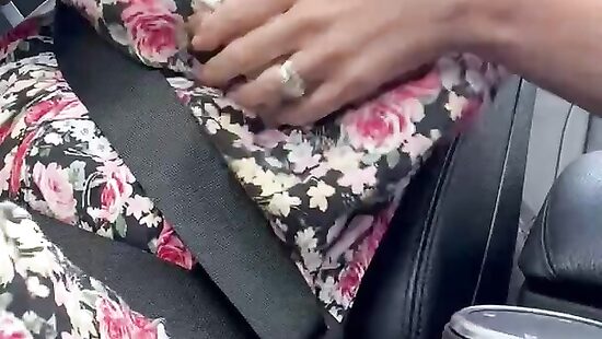 проветриваясь в кабриолете