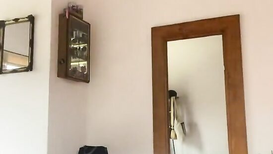 а под платьем ни шиша